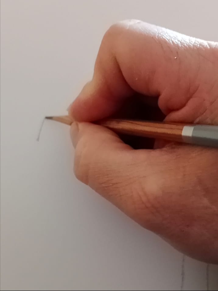 agarre del lápiz para dibujo
